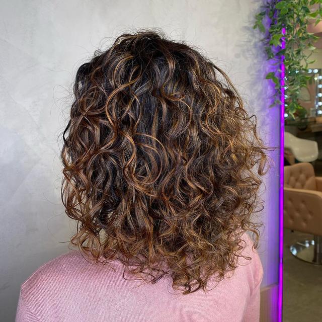 头发细软少就选全头烫,显发量又洋气,美到你了吗