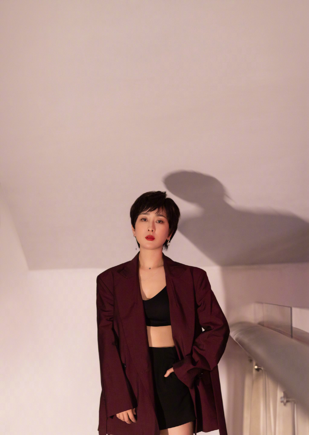 马苏短发精致干练写真图片