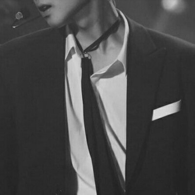 黑白个性男头:衬衫诱惑了解一下_男生头像_我要个性网