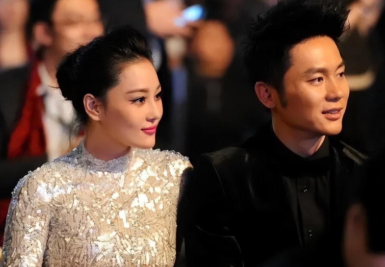 在一次饭局上,同样不温不火的李晨走进来张馨予的世界.