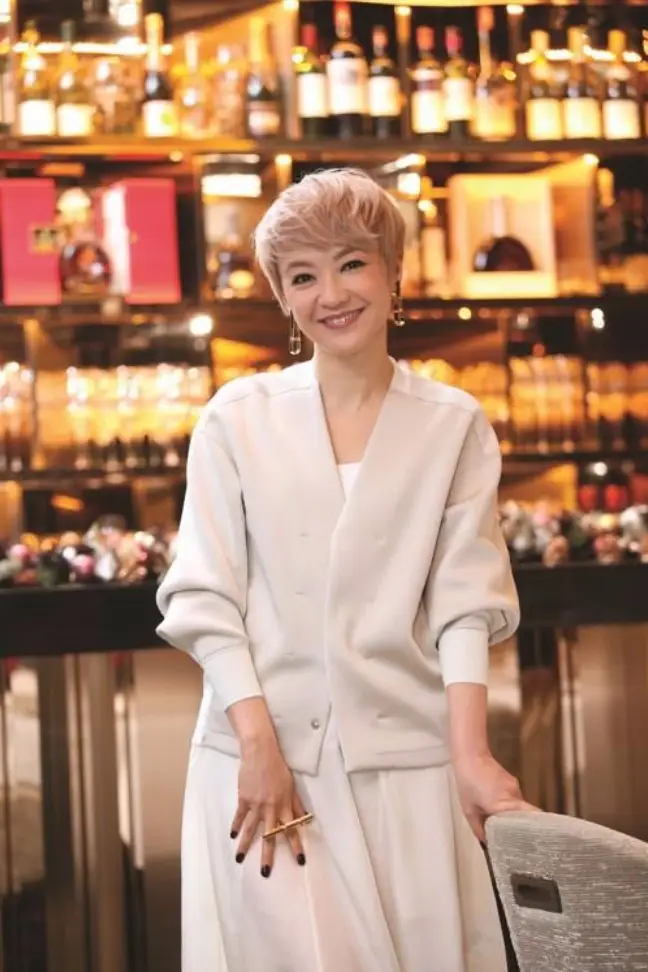 陈慧娴:赢过梅艳芳的"香港公主",3段恋情皆失败,56岁还未婚_乐坛_音乐