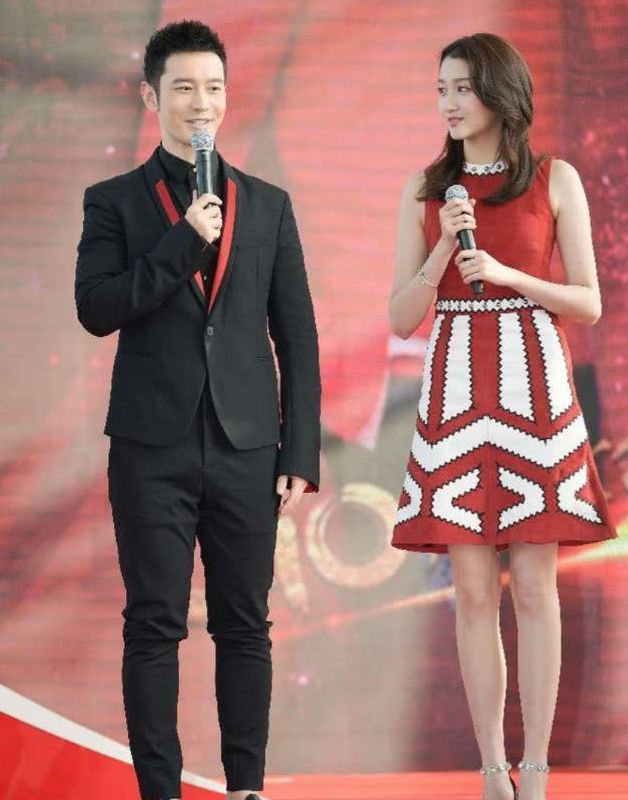 关晓彤的腿!唐嫣的腿!热巴的腿!网友:仿佛看到裤子在哀嚎!