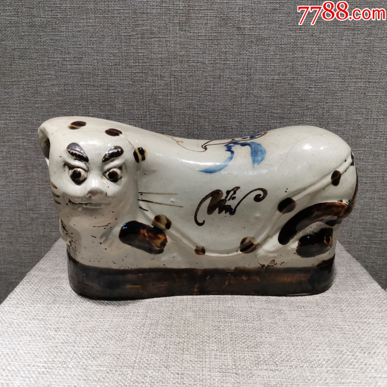 老瓷器收藏清代白瓷猫枕民俗老物件真品中国民俗文化装饰摆件怀旧