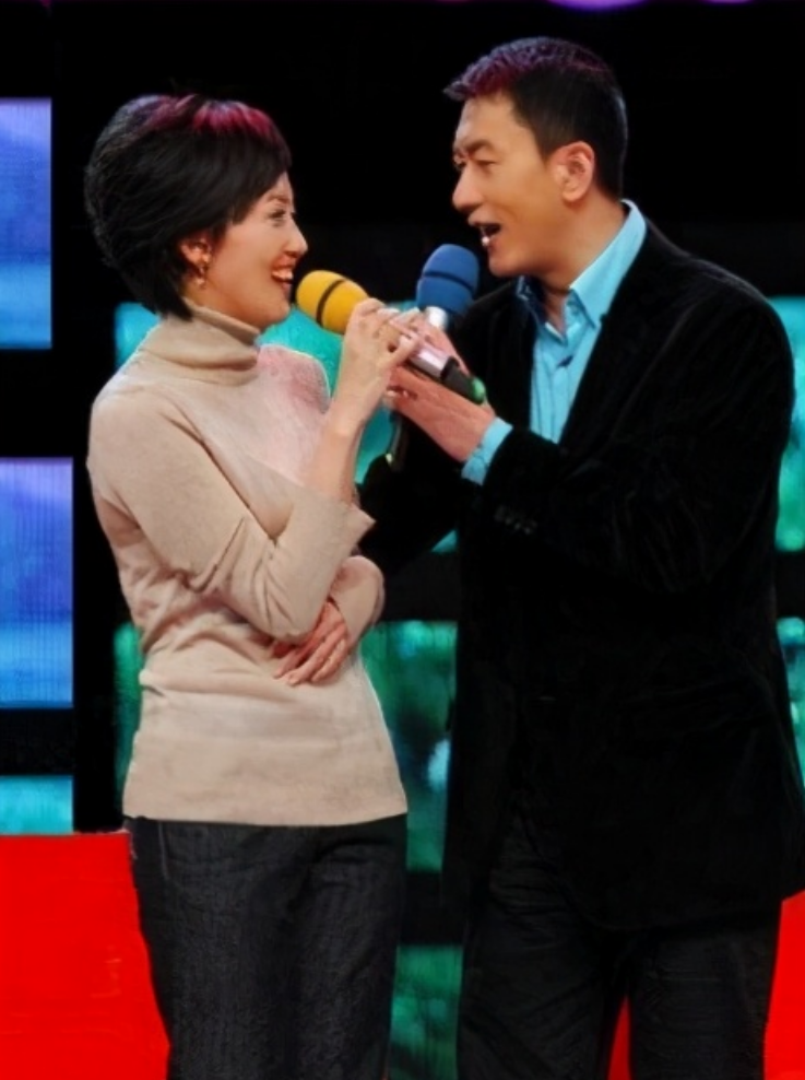 鲁健:和妻子郑天亮同一屋檐"分居"15年,如今儿女双全婚姻幸福