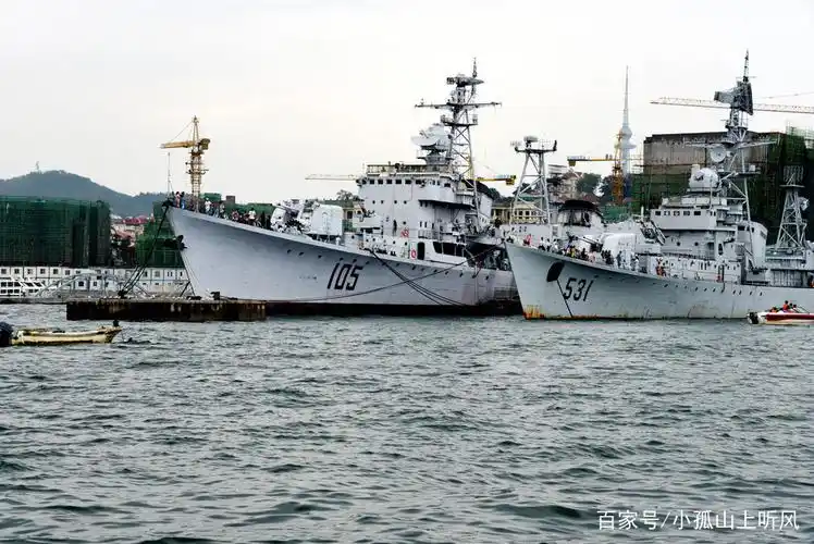中国自行设计建造的第一型导弹驱逐舰---旅大级驱逐舰(16艘)