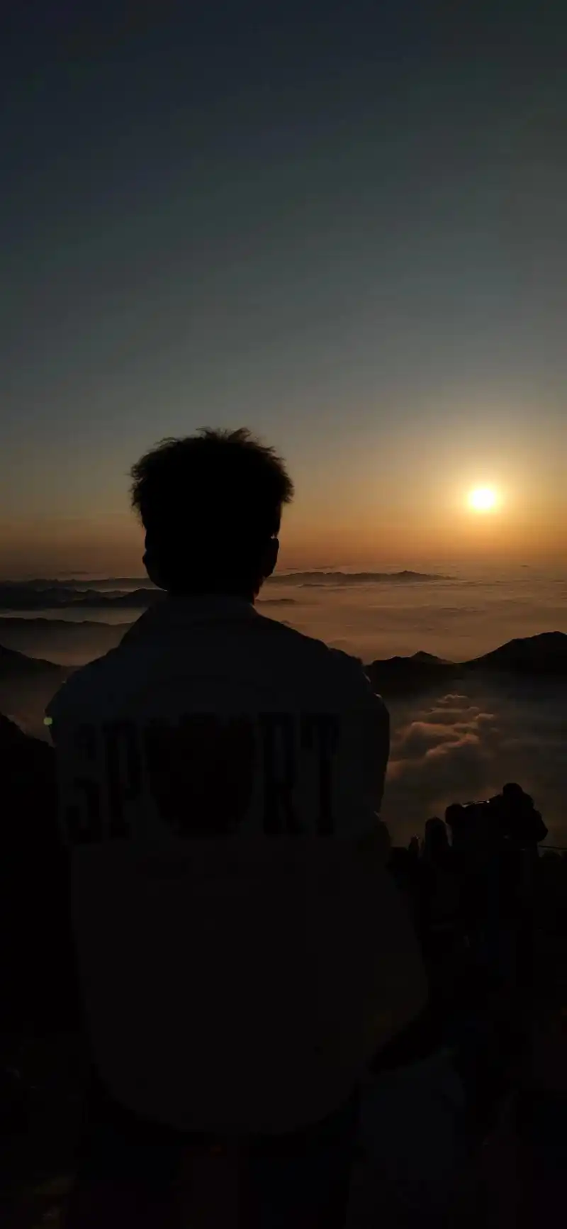 夜爬泰山.青春没有售价,泰山就在脚下, 永远积极向上,永远热 - 抖音