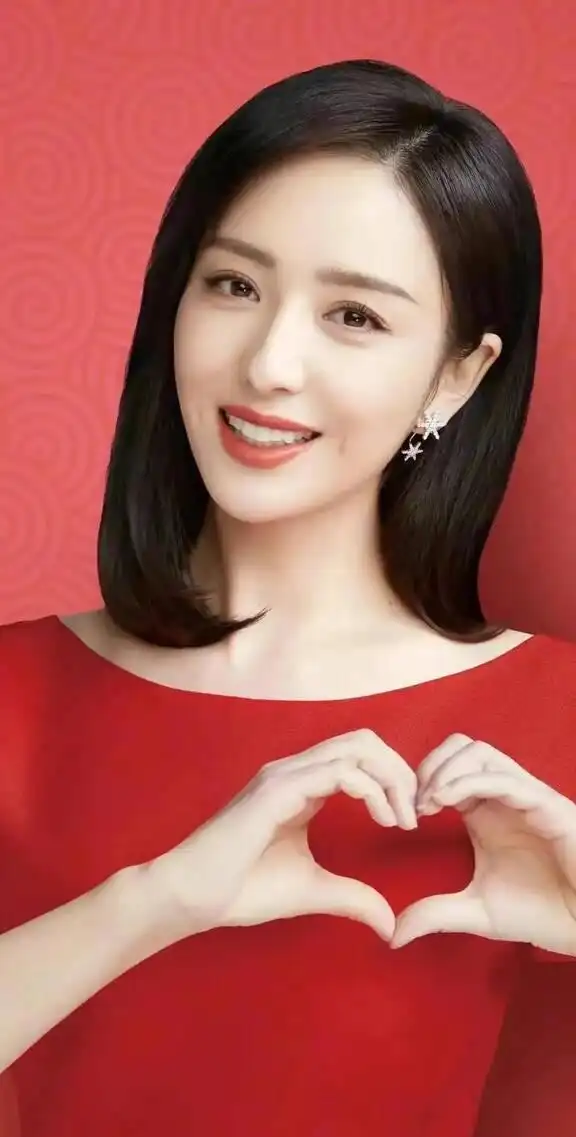 佟丽娅也开始透视啦简直白的亮眼怪不得会被称为月光仙子