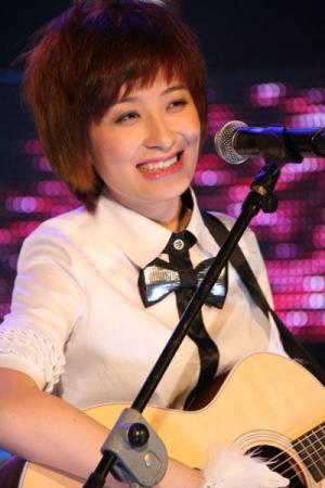 《最天使》最近在网上十分红火,已经被多达百人进行了翻唱,但这些翻唱