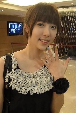 全部版本 历史版本 本名:蔡宜臻 原艺名:五熊 现艺名:蔡颐榛 百度id