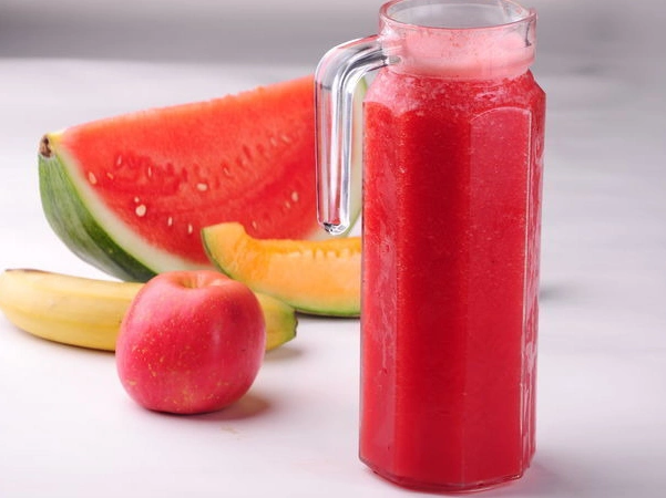 西瓜榨汁要加水吗西瓜汁的正确做法