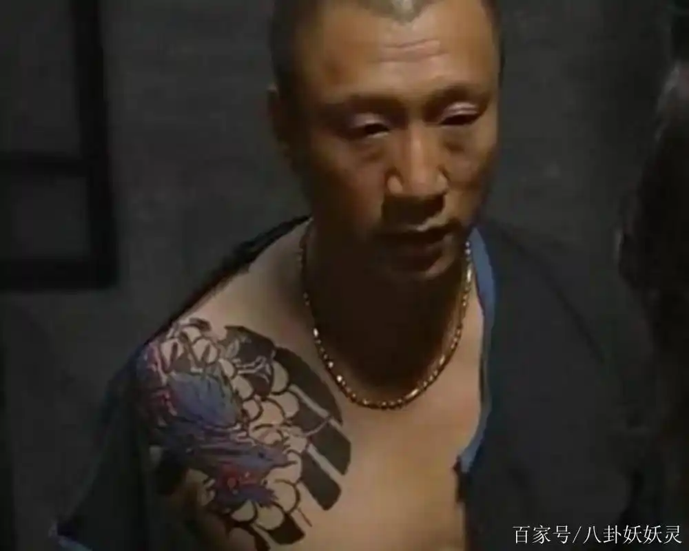 明星纹身哪家强:孙红雷霸气,杨幂诡异,热巴纹身亮了