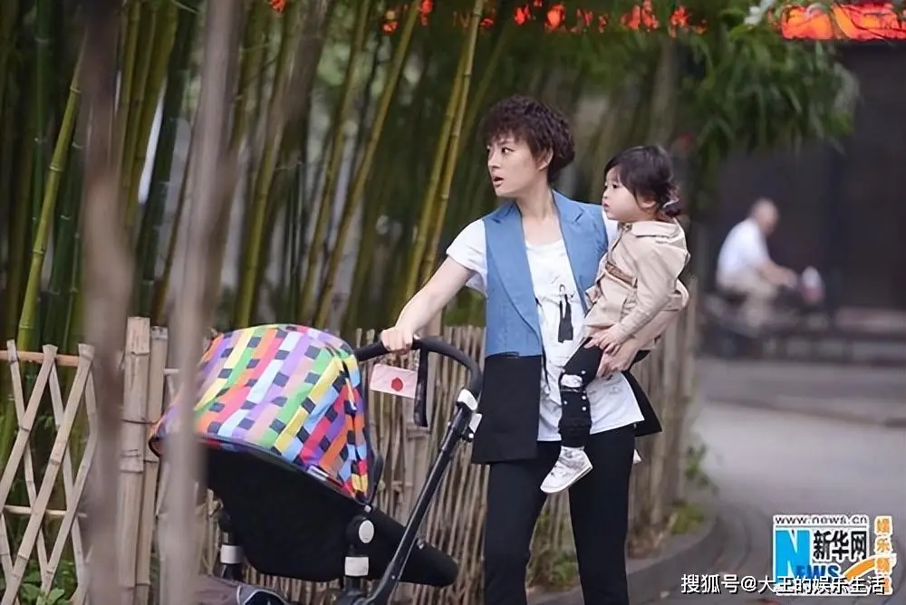 原创1岁的她却让女儿穿二手衣当最抠的妈人间清醒已狂赚14亿
