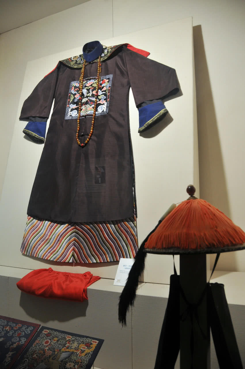 清朝官服到底是谁设计,为何如此设计?史学家:与明朝有关!