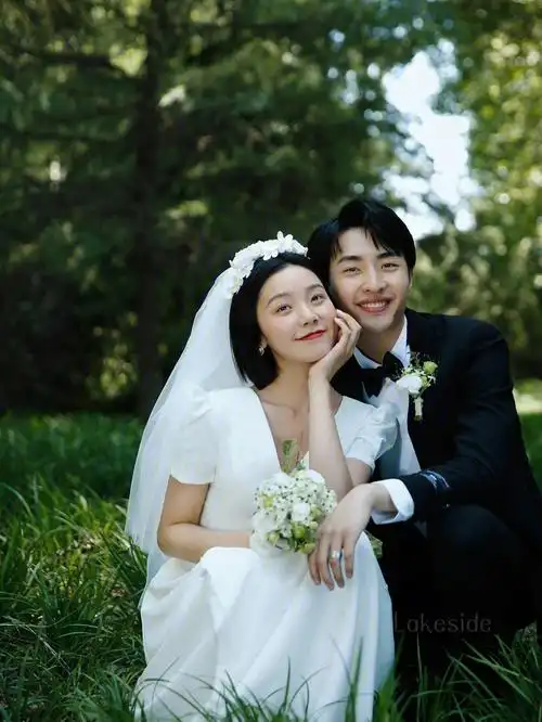 森系婚纱照一眼心动的甜蜜温馨婚纱照