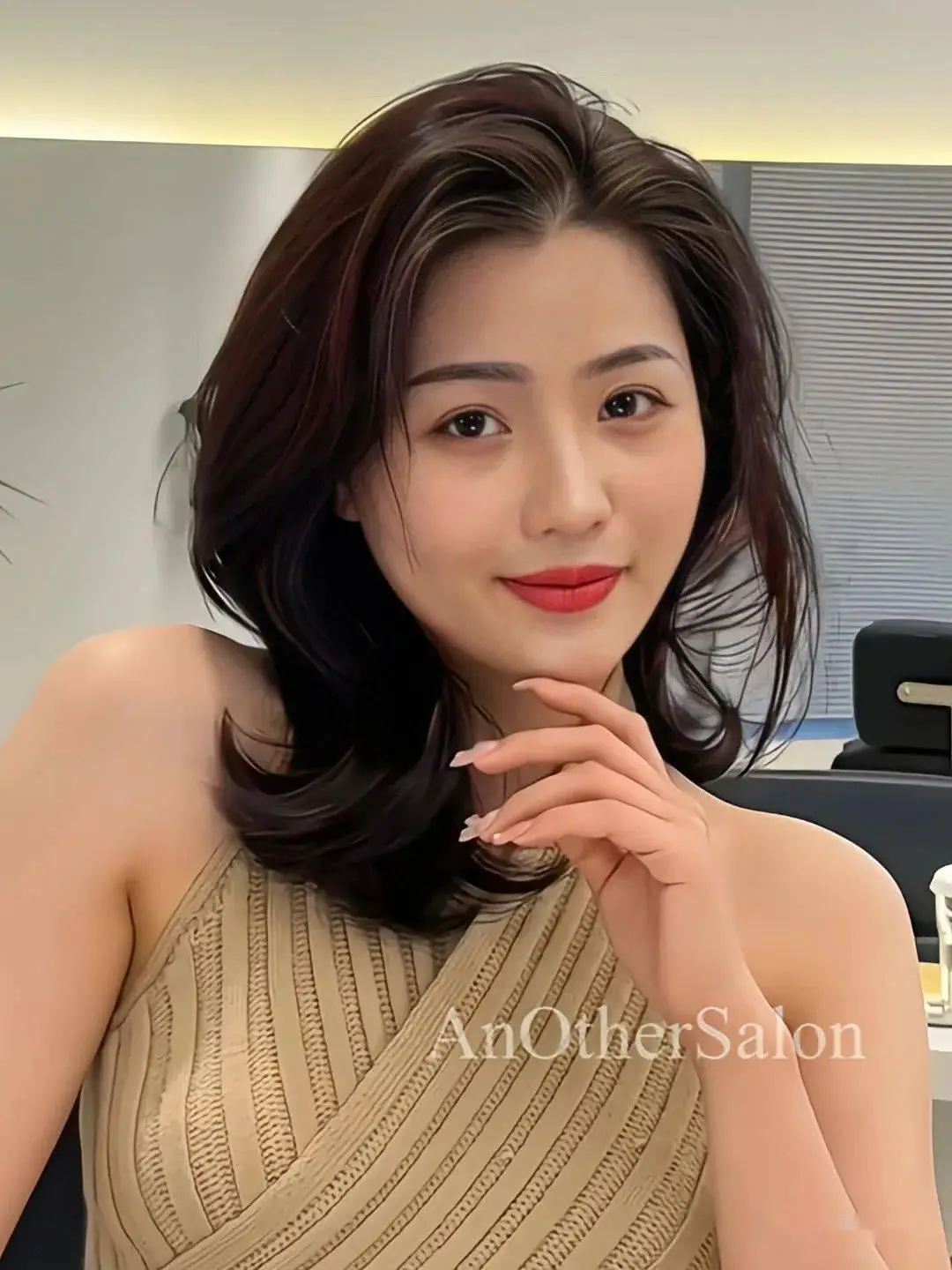 颜色和形状,是肉眼所能观察到的,一般分为5种类型:直发,波发,卷发