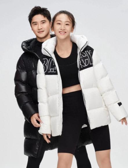 田亮父女拍广告,15岁的森碟身高直追爸爸,长得像孪生兄妹