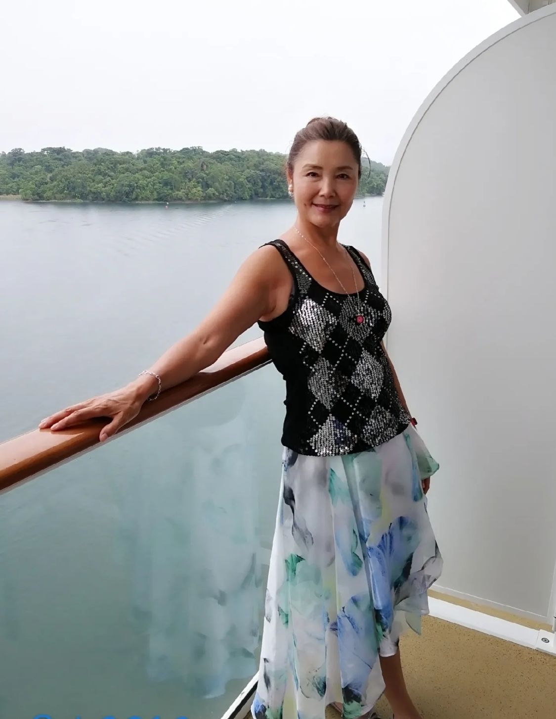 原创姜黎黎66岁还这么漂亮,素颜干黄焉瘪起码真实,比刘晓庆更优雅!