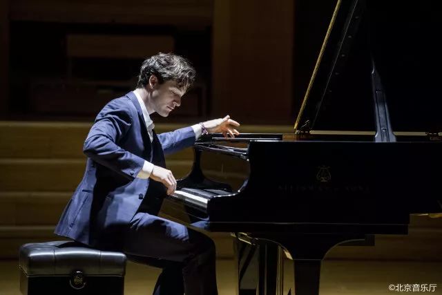 30 周末爵士乐——法国爵士天才托马斯·恩科钢琴独奏音乐会钢琴家