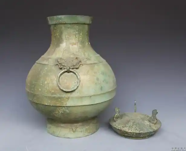 汉代兽耳铺首弦纹壶