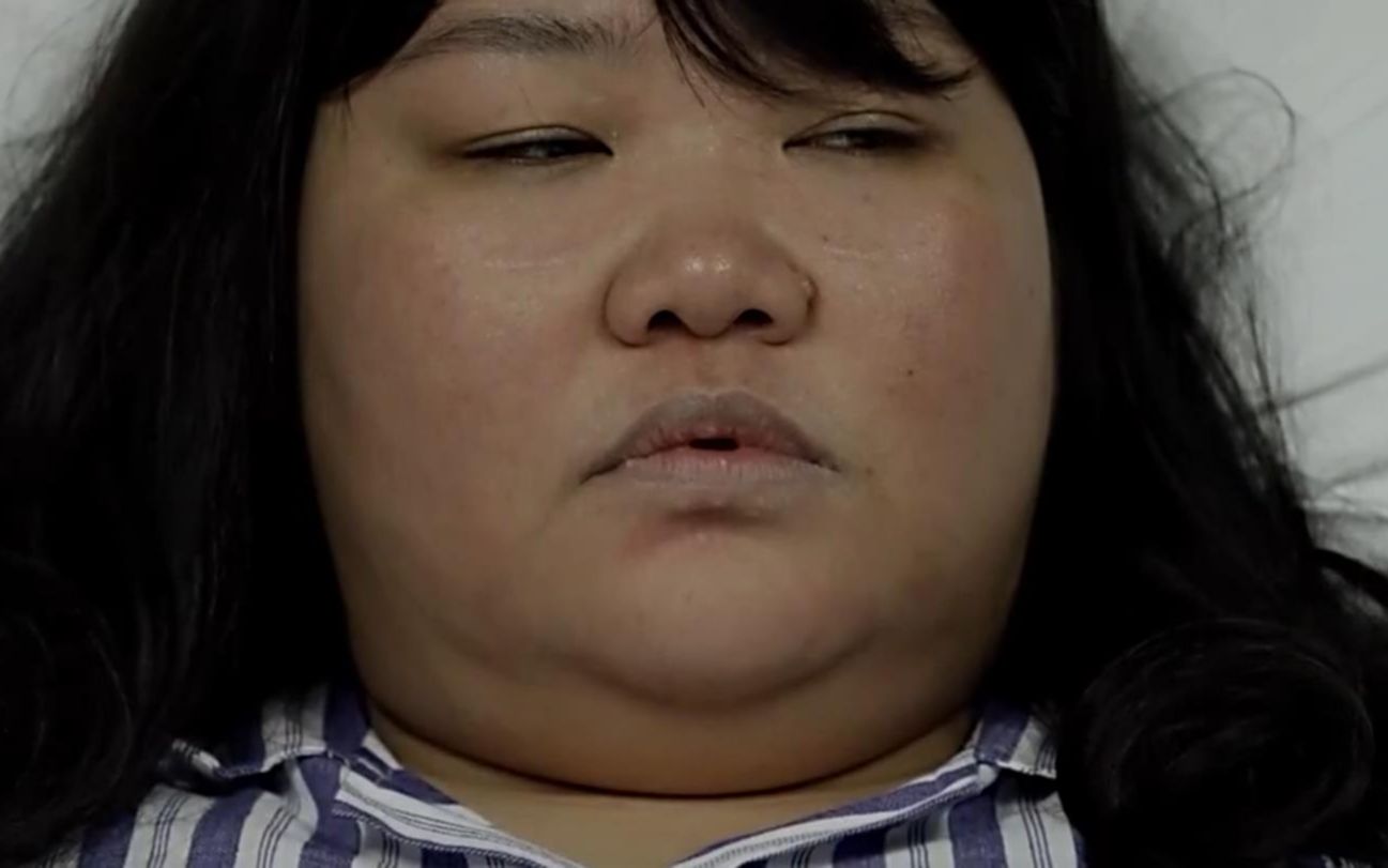 b>胖女孩 /b>因为长得丑被人嘲笑,得到变美药水后,.