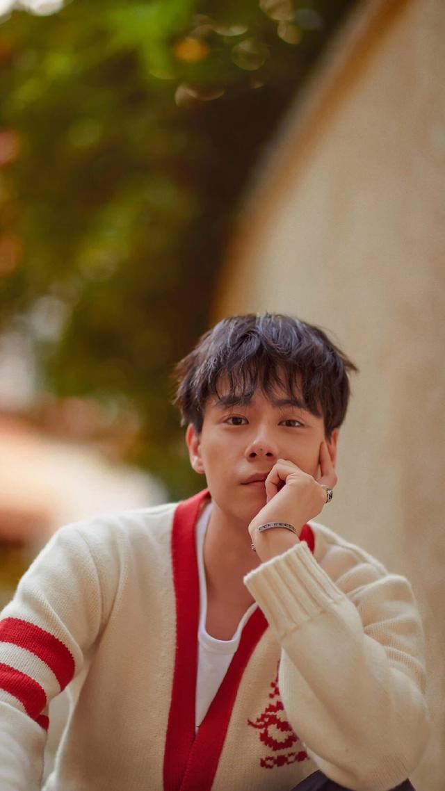 胡一天壁纸来袭7878胡一天壁纸图片可爱多彩壁纸344期明星壁纸