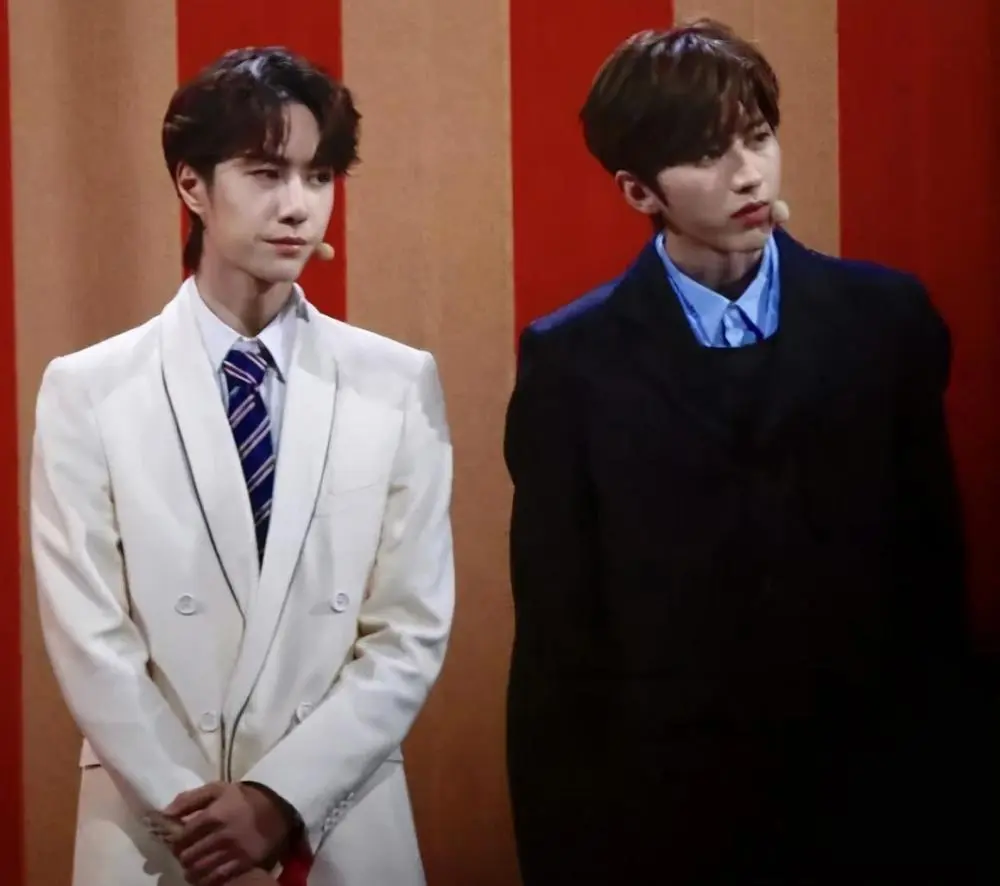 蔡徐坤粉丝屠王一博广场,没有骂战很文明,比作品谁更有底气?_腾讯新闻