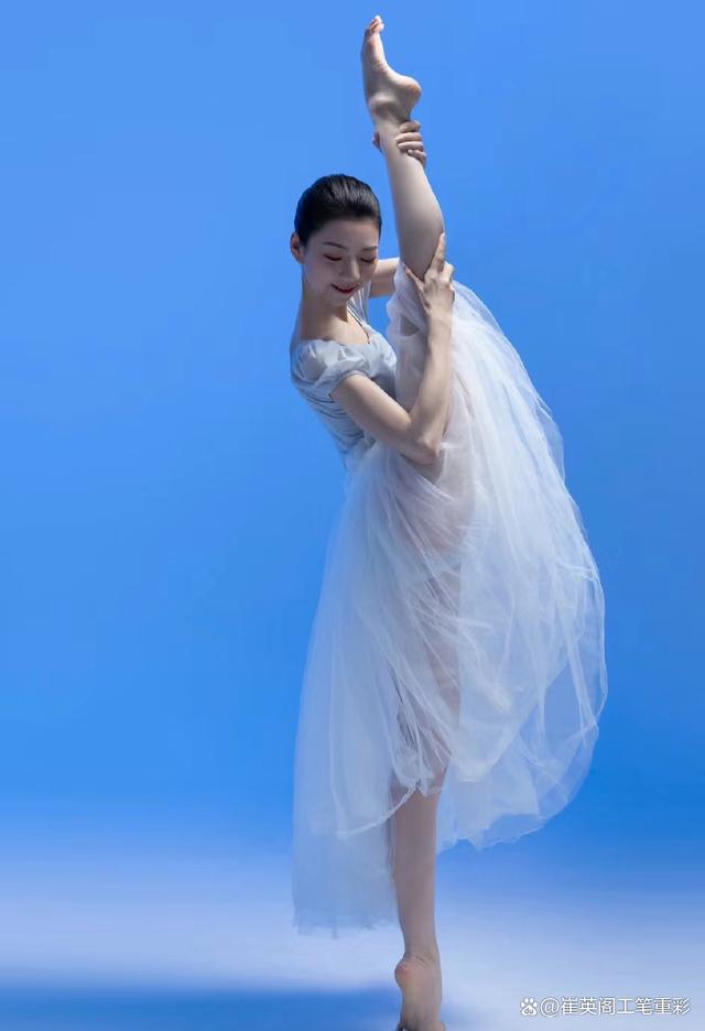 舞蹈是一门艺术!优美的舞姿给人以美的熏陶,让人如痴如醉