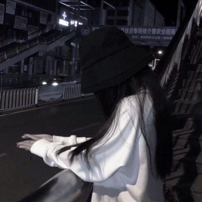 有收集背影的女人物头像或动漫头像吗? - 知乎