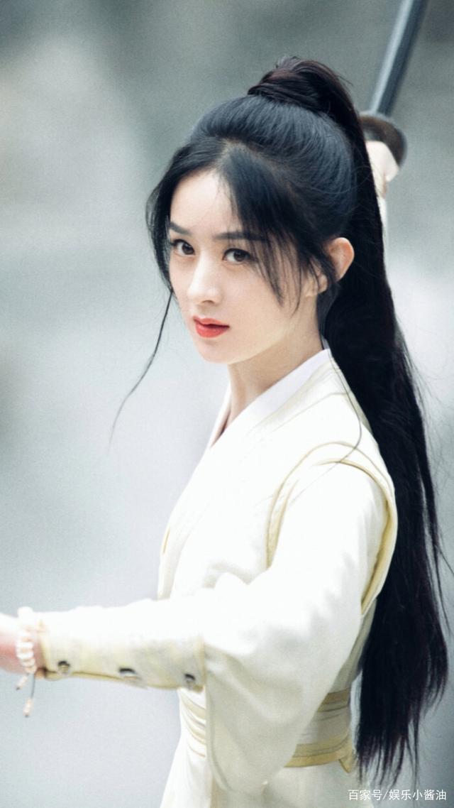 《有翡》赵丽颖淡黄色衣服高清壁纸分享,谈恋爱后变漂亮温柔了!