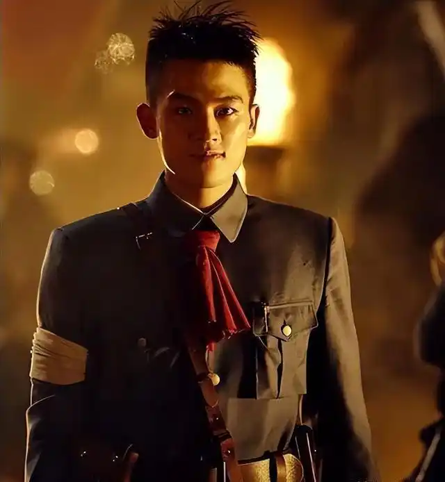 凤凰男欧豪,从海清的神到百亿票房,竟是马思纯高攀了