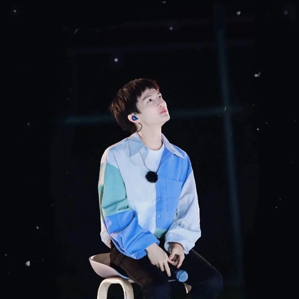 头像周深错过了落日余晖还会有满天星辰