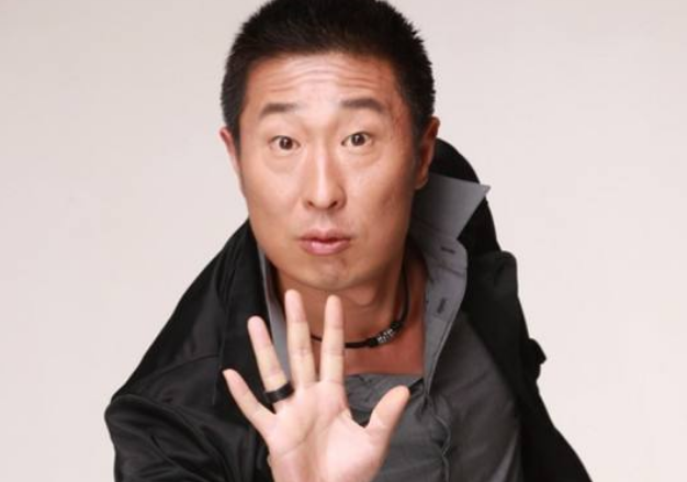 喜剧演员背后的辛酸 林永健在得知儿子离世后 仍坚持完成表演_腾讯