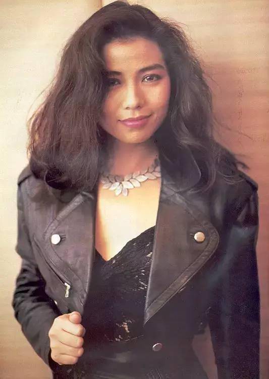 《流金岁月》大结局了,可我还是觉得30年前的她最美_钟楚红