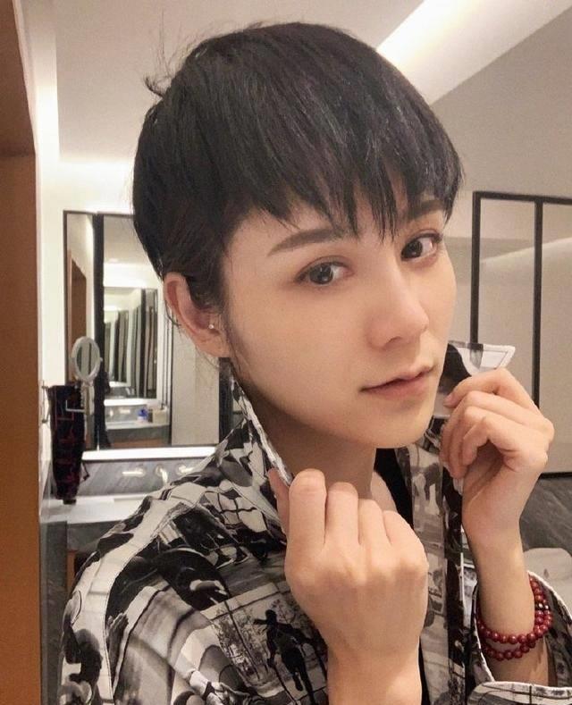 林峯女友张馨月尝试短发造型,没想到他们还挺有夫妻相的_吴千语_复合