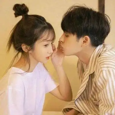 成熟简约微信情侣头像两张配对 2020微信配对头像一左一右卡通 - 微信