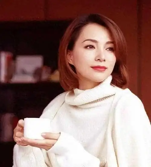 "消失"的董卿,决绝而惨烈!她怎么了?