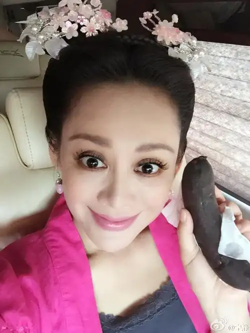 宁静不支持素颜比赛到一定年龄不修饰稍显无理