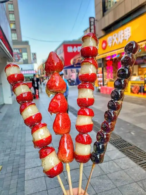 终于吃到老北京传统糯米冰糖葫芦啦