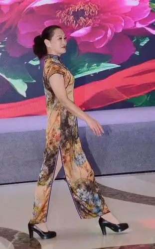 山东泉城旗袍秀公益演出