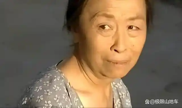 我和我妻子说话,轮不到你插嘴!"张强怒气冲天,言辞激烈.