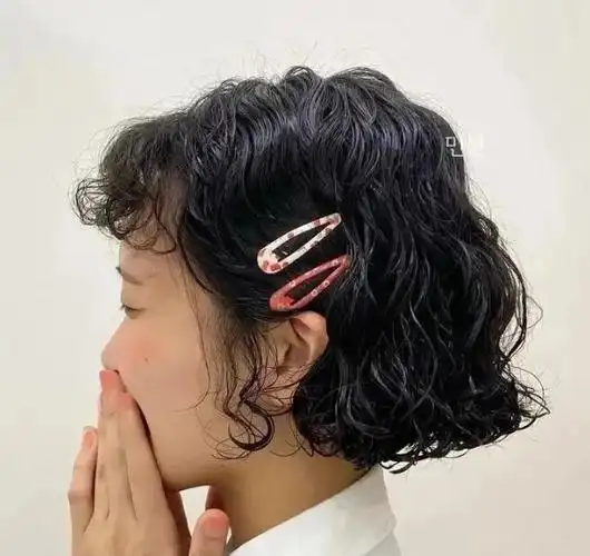 齐脸短发烫发造型 这几款发型减龄显发量_女生烫发 - 美发站