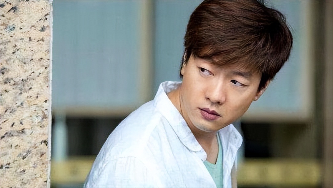 姚晨与凌潇肃,拉扯10年的"离婚大战",没有一个人是赢家__财经头条