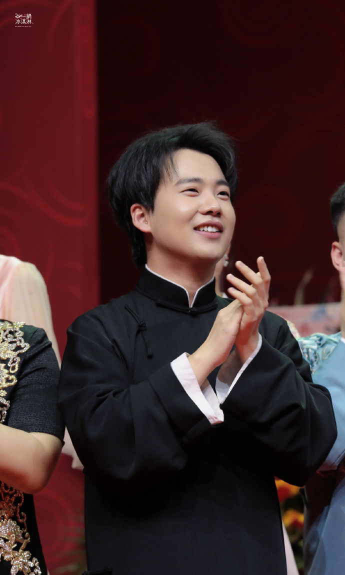 郭麒麟终于穿大褂了##郭麒麟平凡之路