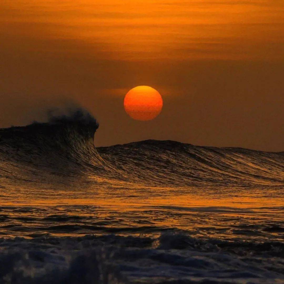 头像背景丨破晓而生踏浪前行