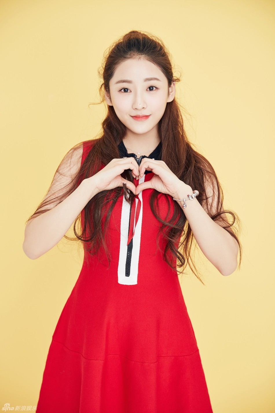 丁一一最新写真