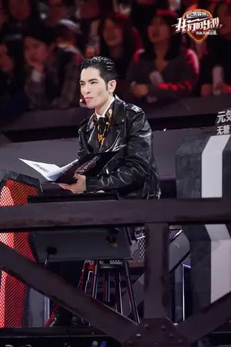 《我们的乐队》王俊凯萧敬腾套话,谢霆锋爆王菲小秘密