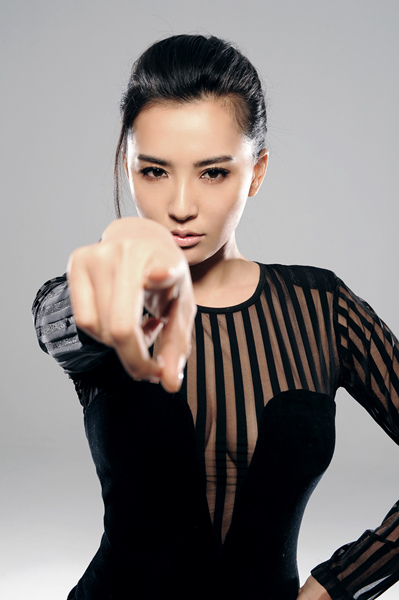 莫小棋"脱衣"当主持 《星座棋谈》近日开播-搜狐娱乐!!!