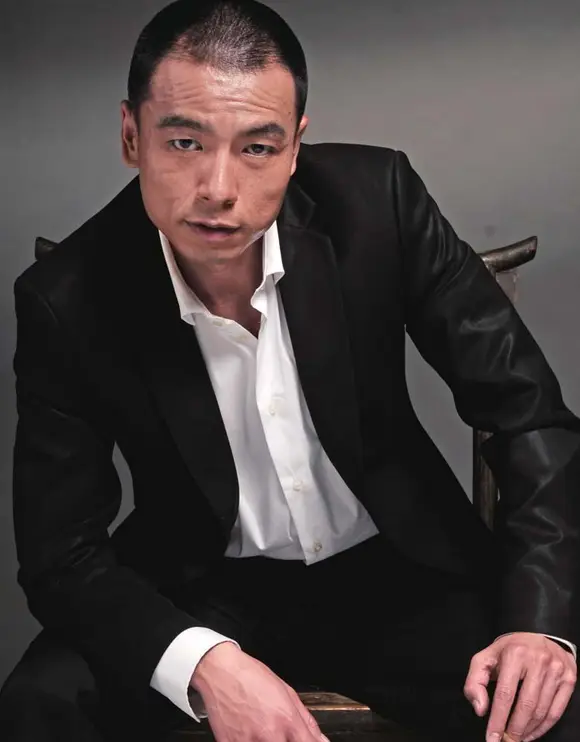 原创硬汉王挺为赚钱当演员替父还债珍惜第二段婚姻如今怎么样了