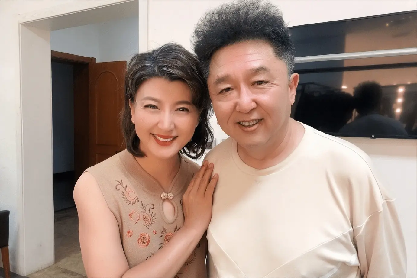 闫学晶:我这辈子最正确的决定,就是在45岁高龄为普通丈夫生子_父母