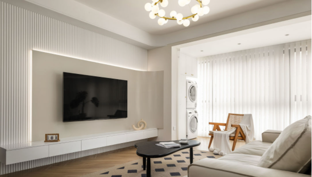 不知道有没有人有这种感觉:电视背景墙越简单越实用,也越耐看.